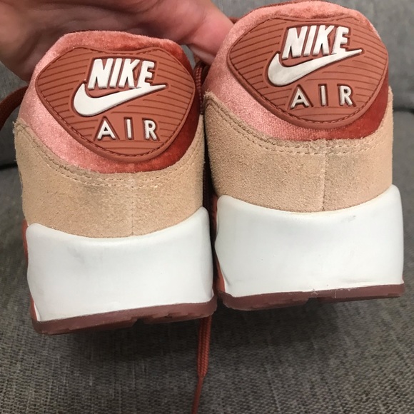 Nike Air Max 90 Velvet LX Dusty Peach - Picture 6 of 9